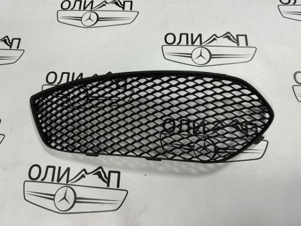 Накладка правая на бампер сетка Mercedes CLA C117 A1178851822